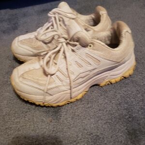 Ladies Avia sneakers